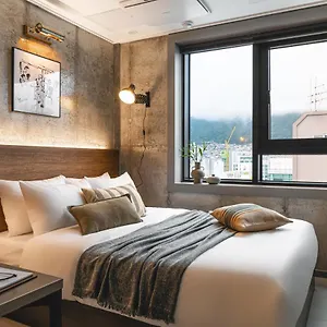 Urbanstay Boutique Nampo Biff Apartment Busan